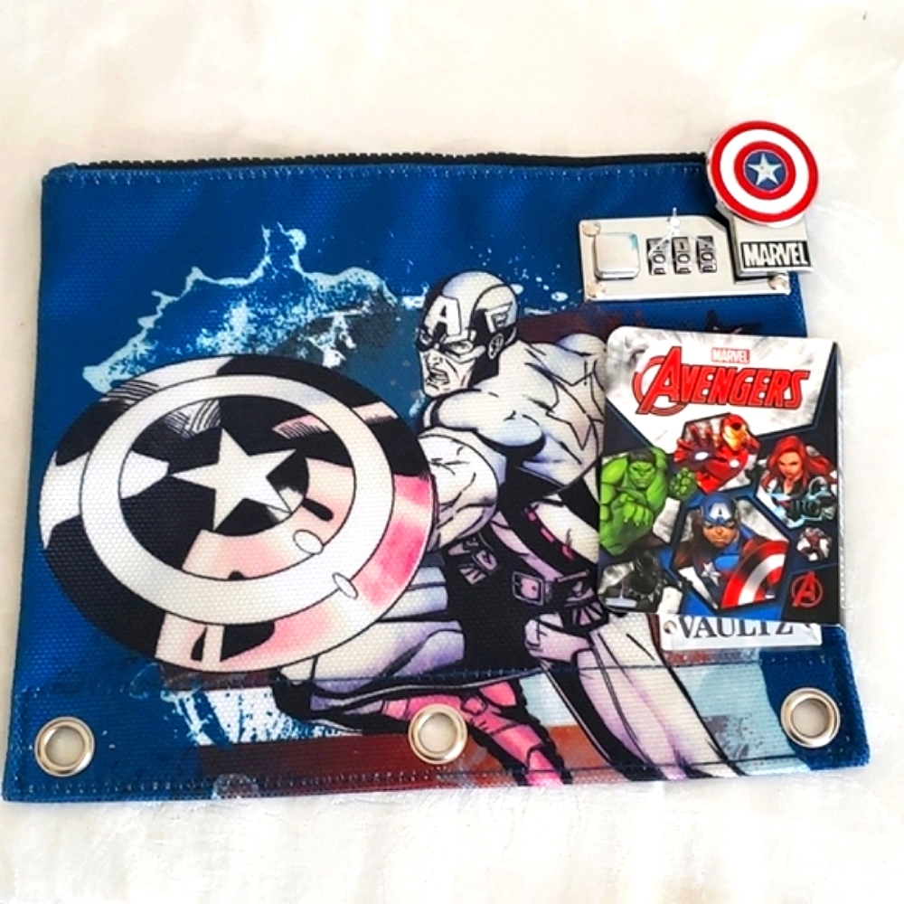 Marvel Avengers Vaultz Locking Pouch NWT.